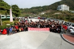 혼다코리아는 혼다의 최고급 투어링 모터사이클 골드윙 구입고객을 대상으로 ‘2006 FOREVER GOLDWING-충주호 투어’ 행사를 열고 골드윙 에어백 시스템을 선보였다.