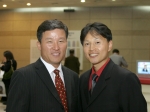 GSK 김영도 부사장(왼)과 이수복 대리(오른)