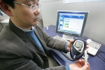 KT(대표이사 남중수)는 U-Health 사업을 추진하면서 가정 건강관리 서비스의 일환으로 혈당, 혈압, 비만 관리에 대한 시범서비스를 완료하고 혈당관리에 대해서 상용화 서비스를 