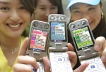 LG텔레콤(사장 丁一宰 / www.lgtelecom.com)이 무선인터넷 이지아이(ez-i) 서비스를 보다 쉽고, 편리하게 이용할 수 있도록 이동통신 사업자 최초로 고객 연령대별 
