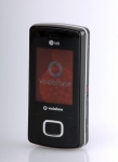 LG전자가 세계 최대 이동통신사인 보다폰(Vodafone)社를 통해 선보인3세대 초콜릿폰(LG-KU800)이 영국, 프랑스 등 18개국에 출시된 지 2개월 만에 판매량 30만대를 