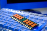 하이닉스반도체가 최첨단 ‘웨이퍼 레벨 패키지’ 기술을 적용하여 개발한 업계 최고속 2GB DDR2 800MHz 메모리 모듈