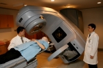 선형가속기를 이용해 방사선 암 치료를 하고 있다. 