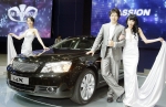 GM DAEWOO는 5일 경기도 일산 킨텍스(KINTEX)에서 열린 2007 서울모터쇼에서 향후 출시될 프리미엄 대형 세단의 쇼카 'L4X'를 국내 최초로 공개했