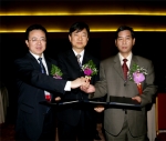 사진에서 좌측사람 대당발전집단 하남지사 총경리 중국이름 코빙은( kou bing en) 중앙은 한국전력 허경구 아주사업처장 사진에서 우측사람 초작시투자공사 총경리 중국이름 마보췬 