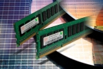 DDR3: DDR2를 잇는 차세대 메모리로 DDR2 메모리보다 데이터 전송 속도가 빠르고, 전기도 더 적게 소모하는 제품.