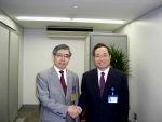 왼  쪽 : 하루히코 쿠로사 ADB 총재 
오른쪽 : 김창록 한국산업은행(KDB) 총재
