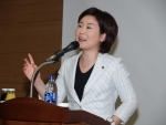 강연하는 김희정 국회의원.