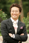 <쩐의 전쟁>에서 특유의 음색으로 카리스마 넘치는 연기를 선보인 박신양