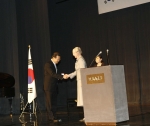 이강호 한국그런포스펌프 사장이 9일 한국과 덴마크의 경제협력에 기여한 공로로 덴마크 왕실이 수여하는 훈장(Prince Henrik’s Medal of Honour)을 수상했다.