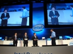 15일 대만에서 진행된 IDF(인텔 개발자 포럼, Intel Developer Forum)에서 (좌측으로부터) 지아동 홍기소프트웨어 사장, 사토 다케시 미라클리눅스 사장, 백종진 