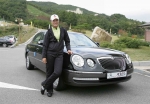 기아자동차가 ‘LPGA 하나은행-코오롱 챔피언십 2007’ 참석을 위해 최근 방한한 박세리 선수에게 의전차량으로 오피러스를 제공했다. 기아차는 박세리 선수 외에 이번 대회에 참가하