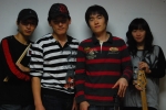 첫 싱글앨범을 온라인 음악사이트에서 발매하고 있는 경상대학교 밴드 ‘크로매틱’ 멤버들. 하진호, 손창우, 하현호, 오현정 학생(왼쪽 사진 왼쪽부터)