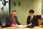 야후! 코리아(www.yahoo.co.kr 사장: 김 제임스 우)가 28일 미국 워싱턴 D.C.에서 ‘미국의 소리(Voice of America)’와 뉴스공급에 관한 제휴식을 갖고