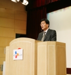 기념사 낭독: CJ GLS 민병규 대표이사가 창립 10주년 기념식에서 창립 기념사를 하고 있는 모습