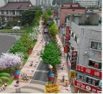 개선사례 예시-보도가 밝고 화려하여 주변 가로 경관 저하
