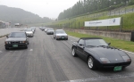 10일 진행된 BMW 액티브 드라이빙 익스피리언스 행사에서 BMW 클래식카들이 트랙 주행 시범을 보이고 있다.