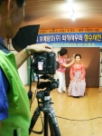 보해‘젊은 잎새 사랑 나누미’ 봉사단과 보해퇴직사우회(회장 임종범)는 6월 14일 오전 광주 ‘사랑의 식당’을 찾아 독거 어르신 50여명을 대상으로 장수사진 촬영을 진행했다. 