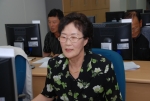 어르신 정보검색 대회에서 최우수상을 수상한 순천 낙안배이곡마을 양순례(67·여)씨 