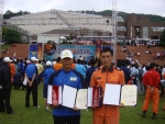 북부소방서 소방장 한일환 사진 오른쪽은 서부소방서 송영석 소방교