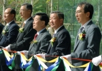 LG텔레콤은 8일 마포구 상암동 디지털미디어씨티(DMC) 단지 內에 위치한 신사옥의 준공식을 가졌다. 사진은 왼쪽부터 남용 LG전자 부회장, 강유식 ㈜LG 부회장, 송도균 방송통신