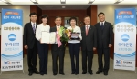 우리은행은 지식경제부가 주관하고 한국콜센터산업정보연구소가 주최한 2008 한국콜센터 기술경영컨퍼런스에서 국내 최고의 콜 센터로 선정돼 국내기업 최초로「지식경제부 장관상」을 수상했다
