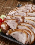 돼지 족발에는 피부의 탄력을 좋게 하는 젤라틴 및 콜라겐 성분이 많다