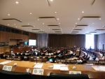 ▲ UN 제17차 지속가능발전 정규session 회의장 및 각 국의 참가자 모습
