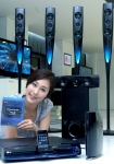 LG전자(대표 南 鏞 / www.lge.co.kr)가 풀HD급 고화질과 프리미엄 사운드를 제공하는 스타일리쉬 디자인의‘블루레이 홈시어터’(모델명: HB954TBW)를 출시했다. 가