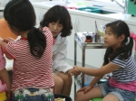 서교초등학교 학교보건실에서 아토피 치료장면