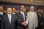 좌로부터 민유성 한국산업은행 행장, 나세르 알수와이디 아부다비 경제개발부 장관, 압둘라 알 마이나 주한 UAE 대사