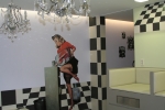 미국 모던 팝아트인 ‘핀업걸 아트(Pin-up Girl Art)’를 모티브로 표현한 마리오아울렛 화장실 내부 모습