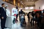 LG전자 HA(Home Appliance)사업본부장 이영하 사장이 독일 베를린에서 열리는 IFA2009 개막을 앞둔 2일 오후(독일 현지시간) 전시부스에서 진행된 HA사업본부 글로