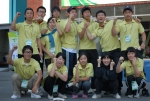 “뷰티풀챌린지 파이팅!” 용인대 특수체육교육학과 자원봉사 학생들이 뷰티풀챌린지에 참여하는 선수들에게 기운찬 격려를 전하고 있다.