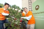 모토로라 글로벌 사회 봉사의 날(Global Day of Service)을 맞아 '학교 나무 울타리 만들기' 캠페인에 참여한 모토로라코리아 직원들이 삼성농아원을 