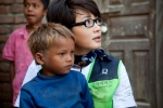 배우 김혜수, 네팔 기근지역 식량 지원 봉사 활동