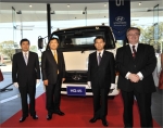 왼쪽부터 현대차 상용차제품개발실장 황용서 전무, 상용담당 최한영 부회장, 현대차호주법인장 이인철 이사, 판매/마케팅 담당 케빈 맥캐인(Kevin McCann) 이사가 기념촬영을 하