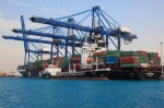 제다항의 새로운 컨테이너 시설인 Red Sea Gateway Terminal (RSGT)의 1단계 공사가 완료 UASC의 선박인 Al Muttanabi호가 도착했다