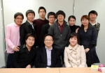 2009년 대학생기자단이 김홍선 대표와 대화 후 찍은 기념사진