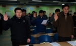 국립중앙청소년수련원 전체 임직원들이 고객에게 더 좋은 서비스제공을 약속하는 고객서비스약속헌장 선포식에서 선서를 하고 있다.
