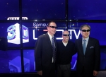 삼성전자가 풀HD 3D LED TV를 글로벌 시장에서 업계 처음으로 출시했다. 삼성전자 영상디스플레이사업부 윤부근 사장(사진 맨 오른쪽)과 드림웍스 CEO 제프리 카젠버그(사진 가
