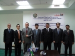 왼쪽부터 얼가세프 멀티미디어교육프로그램개발센터(CDMEP : Center for Development of Multimedia Educational Program)장, 이병노 KT