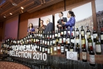 보르도와인협회(CIVB)는 2010 보르도셀렉션100행사에서 완벽한 균형을 상징하는 보르도 증권거래소 건축물을 배경으로 균형감이 탁월한 보르도 와인 100선을 선보였다. 보르도 와