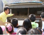 사과꽃 향기에 흠뻑 빠져보세요… 충주 재오개 하니마을 1박2일 산촌체험·꿀사과축제 열어