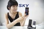 스카이는 사생활 보호기능이 강화된 초슬림 풀터치폰 ‘판도라(Pandora, IM-U590S)’를 SK텔레콤을 통해 출시한다고 19일 밝혔다. 와이파이(Wi-Fi, 무선랜)를 탑재한