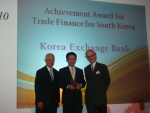 외환은행은 19일 싱가포르 아시아문명박물관에서 개최된 아시안 뱅커 어워드 (The Asian Banker Industry Business Awards)시상식에서 ‘2010 한국 무