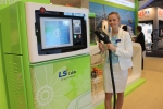 LS전선은 지난 4월 독일 하노버에서 열린 산업박람회에서 전기자동차용 충전기를 선보여 호평을 받았다. LS전선이 선보인 급속충전기 전면.