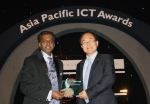 Frost & Sullivan 의 Partner and Asia Pacific Managing Director(아태지역 총괄 사장) Manoj Menon(마노지 매논, 좌측)이 최
