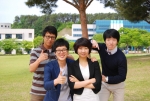 취업동아리 DCT 회원들과 함께 포즈를 취하고 있는 안인홍 씨(맨 왼쪽)