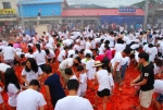 “새빨간 난장 속으로”…강원도 화천군, ‘2010 화천 토마토축제’ 개최
